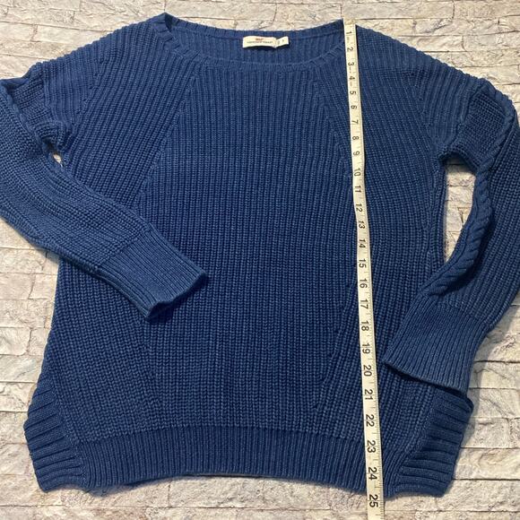 Ladies small navy vineyard vines sweater - Picture 4 of 5